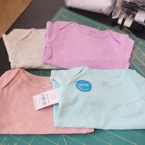 Nwt Sz 9-12 Months Carter's Pastel Knit Baby Ls Bodysuit Set